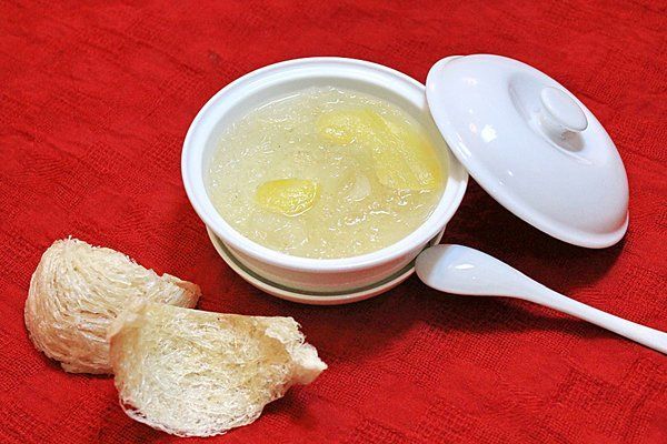 Phân biệt yến sào thật và yến sào giả trộn mủ trôm